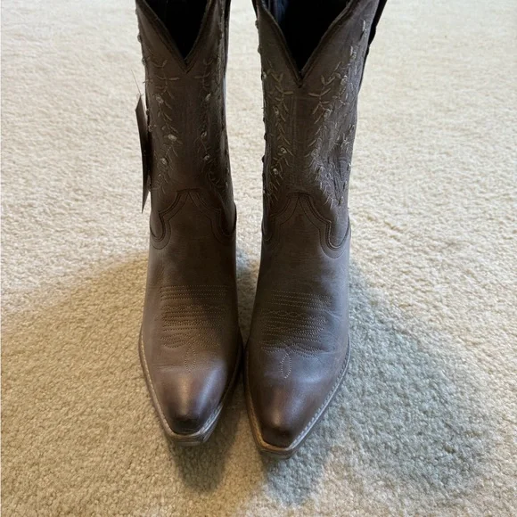 Brown Embroidered Western Boots - Picture 3 of 5